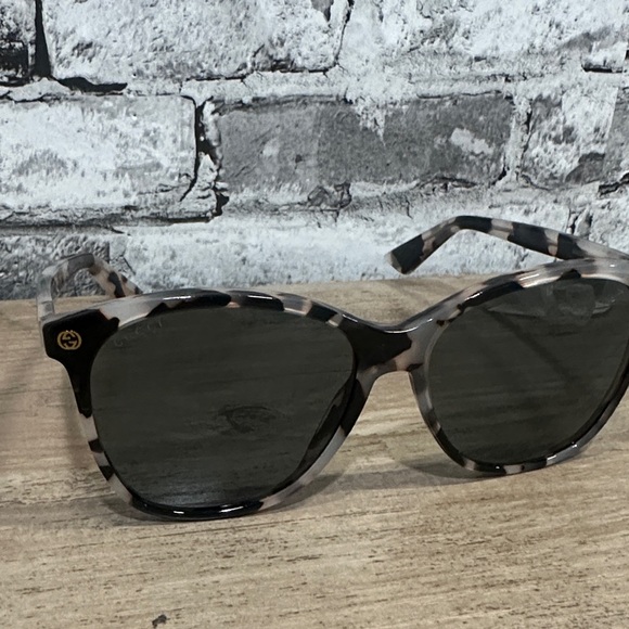 EUC Gucci Round Black and Grey Sunglasses (GG0024S 009) - Picture 2 of 15